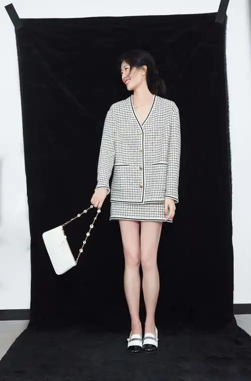 齐溪出席奇迹笨小孩迎春年会嗓门担当荣获话要大声奖