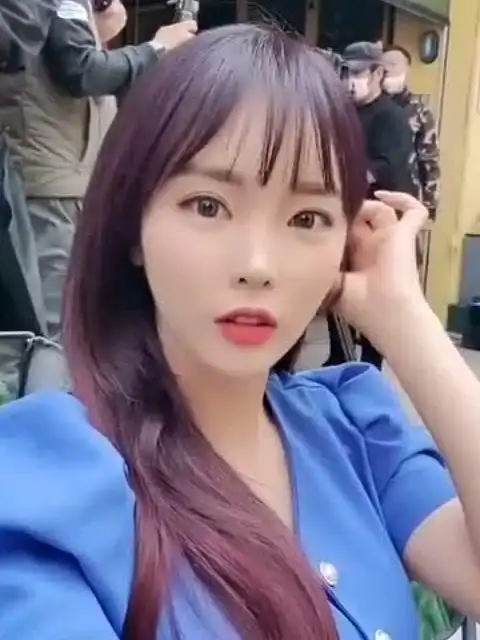 洪真英自拍出镜,没想到素颜的她这么漂亮