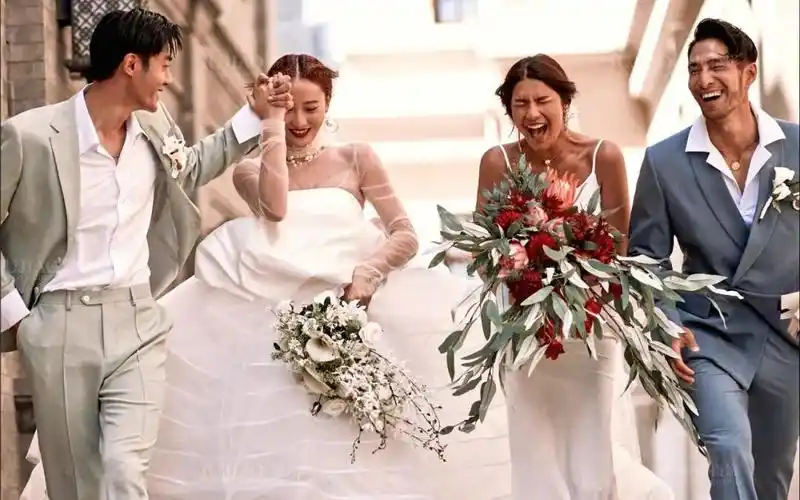 活动作品老友记我们一起结婚吧苗苗史蒂文莎莎大叔四人组婚照为友情