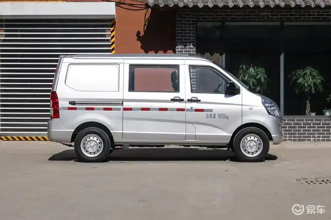 2021款 五菱荣光s 1.2l 基本型厢式运输车 5座 国vi