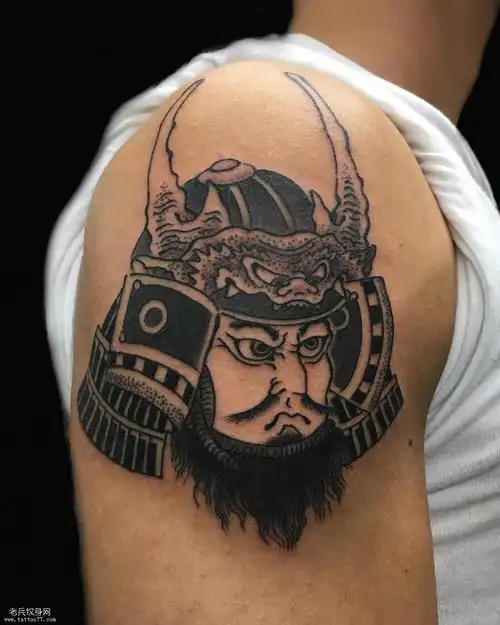 大臂武士纹身图案