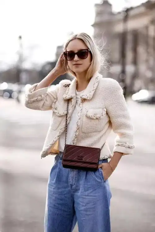 街拍中穿香奈儿的有周迅何穗还有其他刚柔并济的时髦精