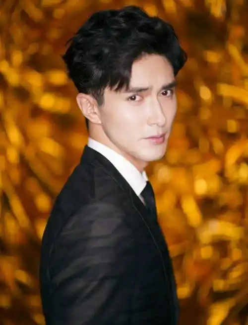 30岁出道,如今红的一塌糊涂_高伟光_迪丽热巴_公司