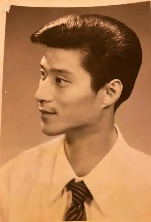 范丞丞洪金宝但范丞丞跟范爸年轻时一模一样