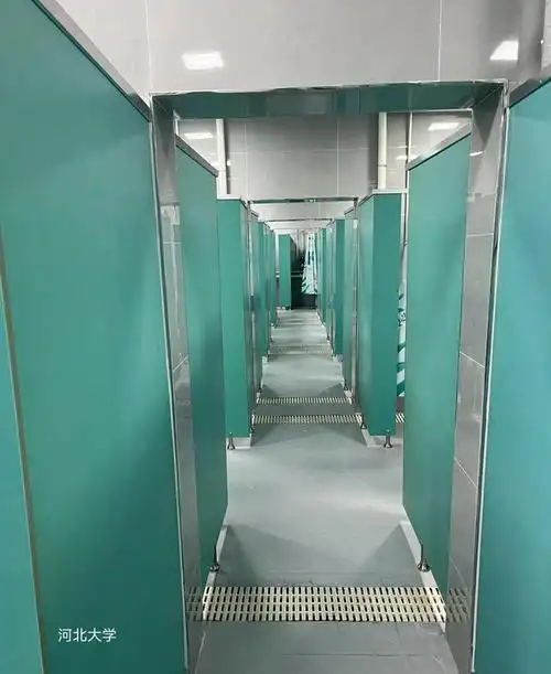 看了北方大学的浴室南方大一新生懵了我的末日来了