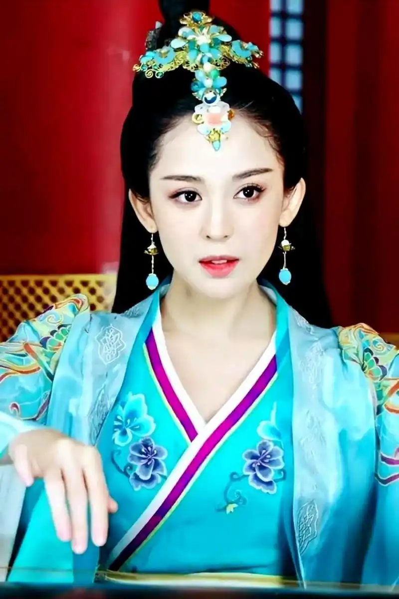 古力娜扎曾三度饰演貂蝉,她的颜值堪称完美!