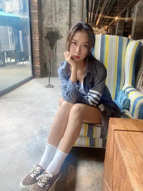 不要翘二郎腿,不要翘二郎腿,不要翘二郎腿2.拉伸,睡前拉伸很重要3.控