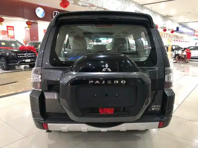 2020款三菱帕杰罗v97山猫四驱配双差性能解读