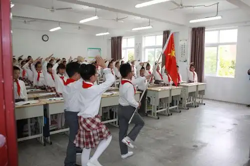 学习宏燕精神,争做美德少年 ——海安市城南实小"刘宏燕中队"德育实践