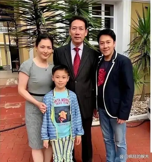 55岁蔡国庆官宣公布喜讯!这辈子最幸运的事就是路上捡了一个老婆