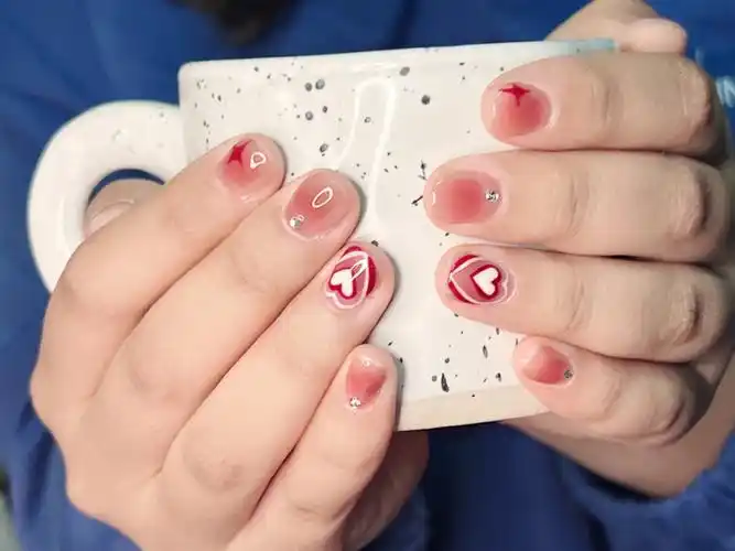 腮红晕染爱心可爱美甲