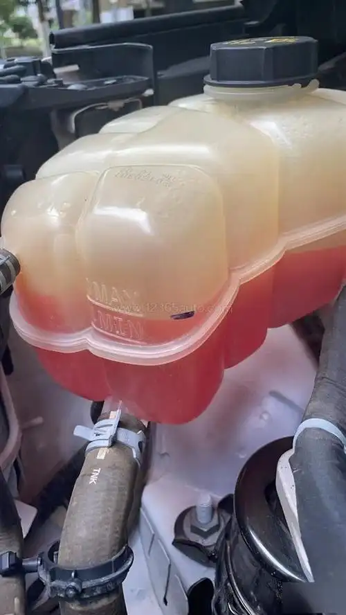 以下是更换防冻液的详细步骤