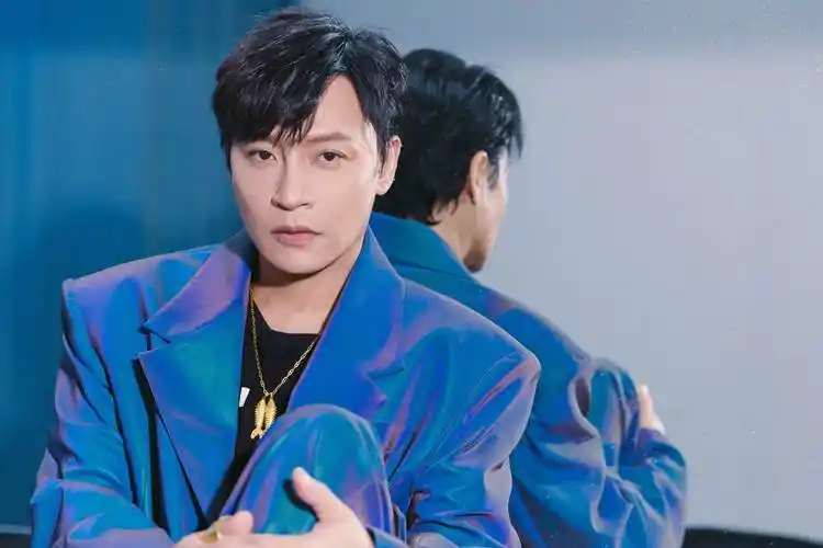 《还珠格格》大火之后,陈志朋还参与了很多影视剧的拍摄,像《名扬花鼓