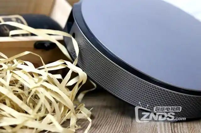 300寸大屏看"美女"  坚果c6智能投影仪评测 .