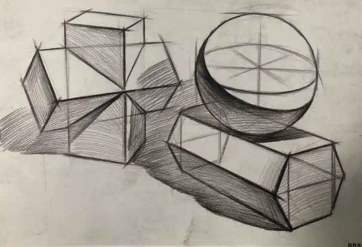 重画三个几何体组合结构素描.