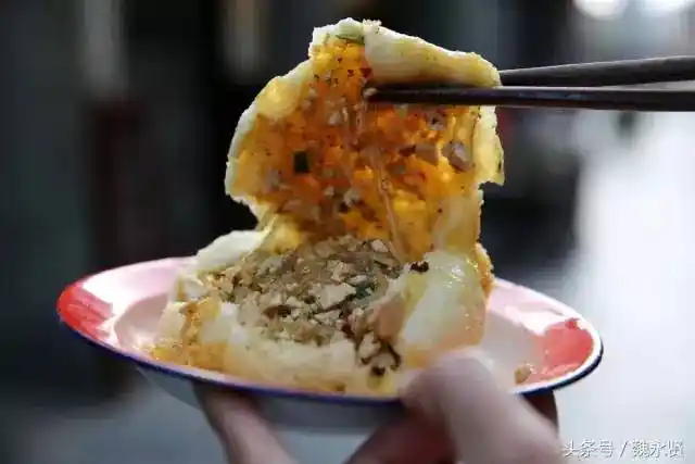 美食石泉老街上的水晶包当地人的实惠美味早餐