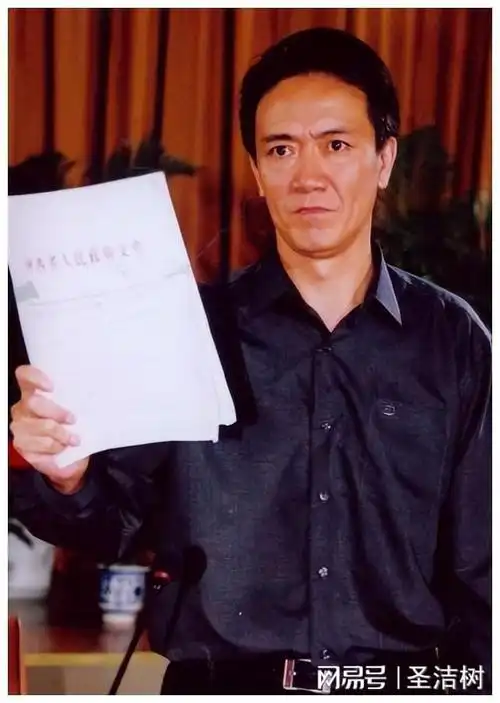 事实证明,老戏骨李幼斌的"消失",是演艺圈的"遗憾"