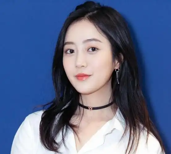 看到无限超越班沦为背景板的王梓薇杨幂的话有人信了