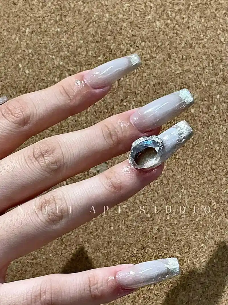 高级沙龙款美甲永不过时|艿栗.8915第一层nailmeiyiz - 抖音