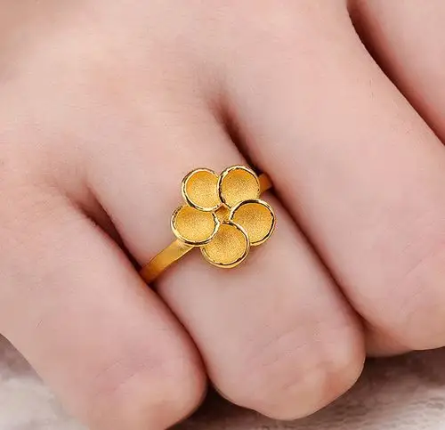周六福 精品足金花朵系列开口黄金戒指-花季