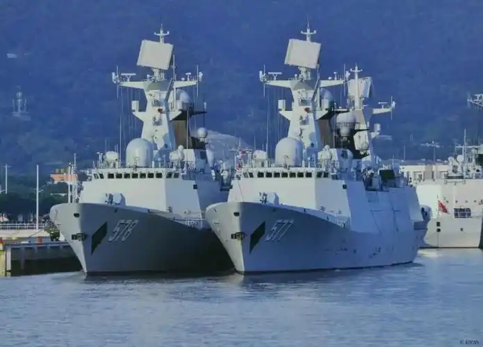 继几十亿大单后,该国又向中国进口先进军舰,实力碾压三哥
