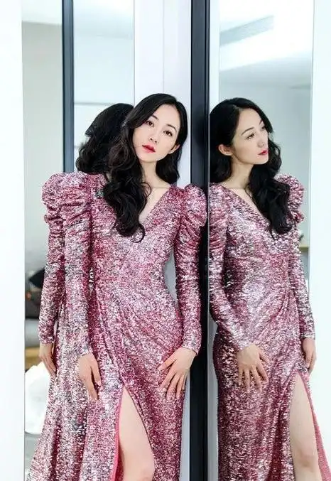 韩雪真有个性穿五花肉裙子吸睛抢眼但都不如洗碗绿手套瞩目