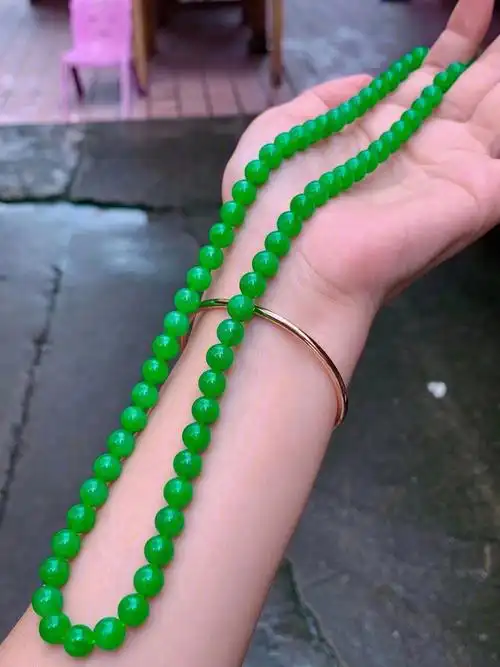 翡翠帝王绿珠串