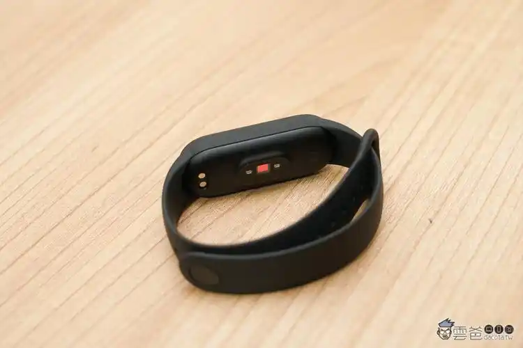 脚迈开,动起来《小米手环5》开箱评测