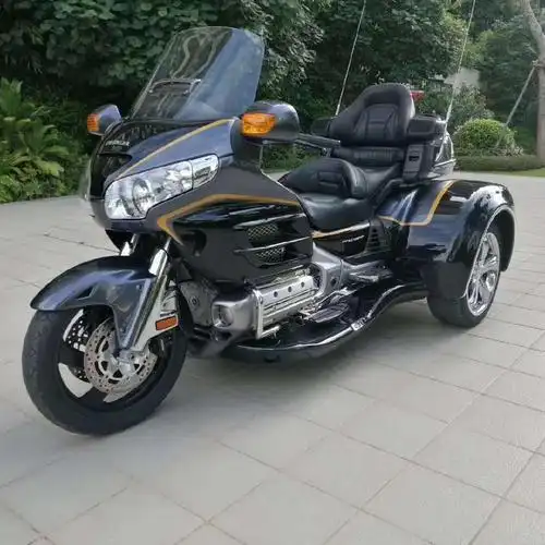 本田金翼1800巡航大绵羊宝马大船踏板长途旅行舒适摩托车正三轮厂家