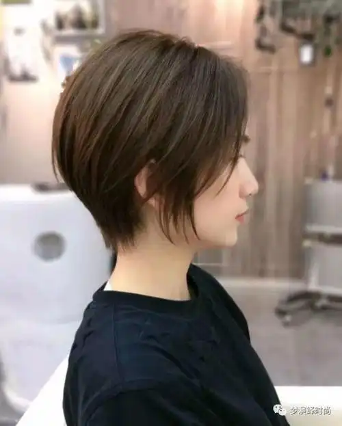 2020流行"后脖短"