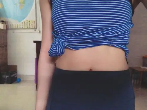 马甲线是每天都要练的!练完去弄点吃的～继续煲剧