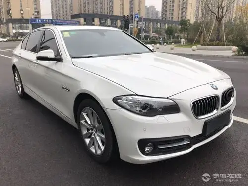 宝马530li30手自一体珍珠白