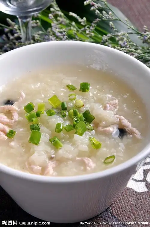 皮蛋瘦肉粥图片