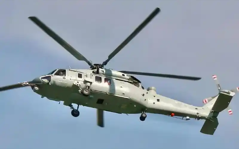 直20黑鹰空中飞安能辨我是真假