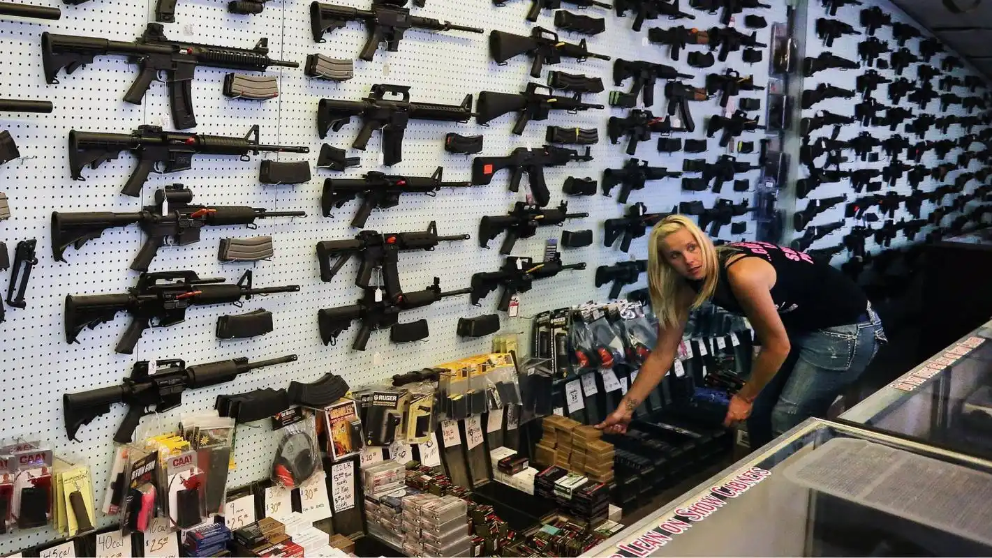 美国一枪店31支枪被盗 价值12万元