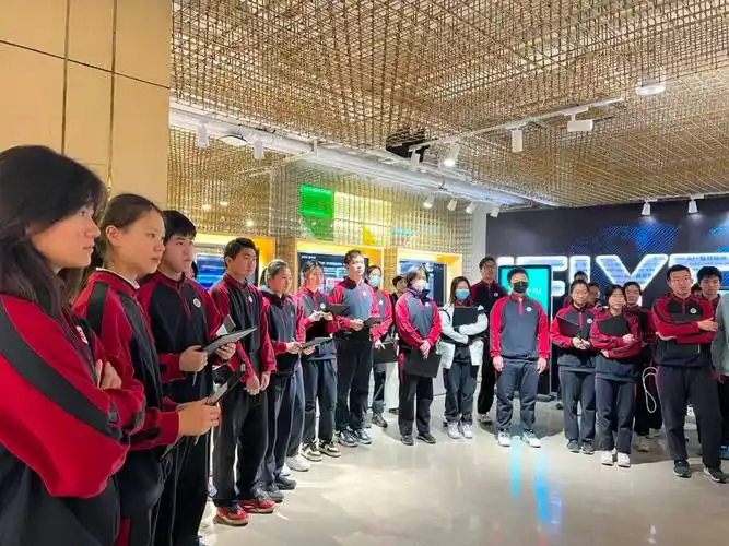 期末考一结束,西城这所中学名校带着学生逛"超市"_北京师大_职业_科技