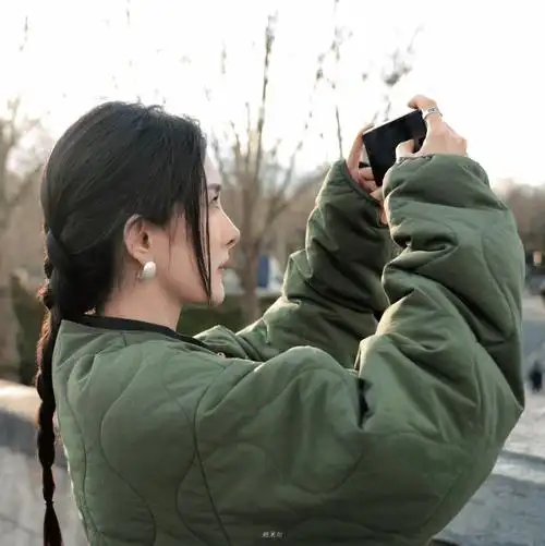 老婆旅行碎片96- 杨幂 头像#杨幂黑色新中式