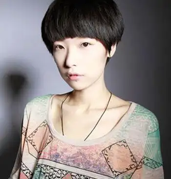 沙宣短发应该怎么做造型 12岁女生沙宣短发发型图片