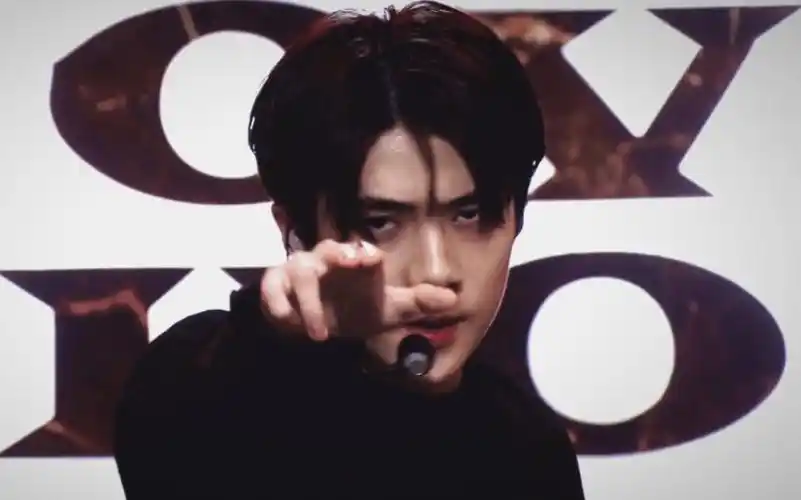 吴世勋黑西装yyds.