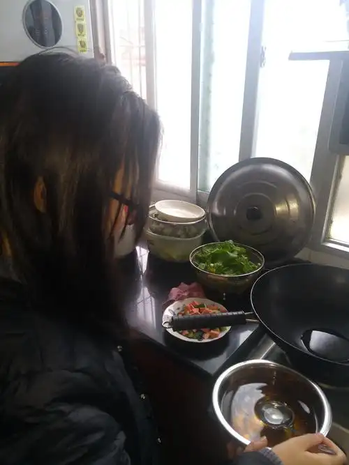 妈妈今天上班,我在家学习!