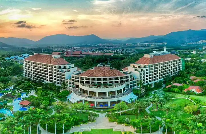 一直是很多游客心目中的首选_三亚亚龙湾万豪度假酒店"的评论