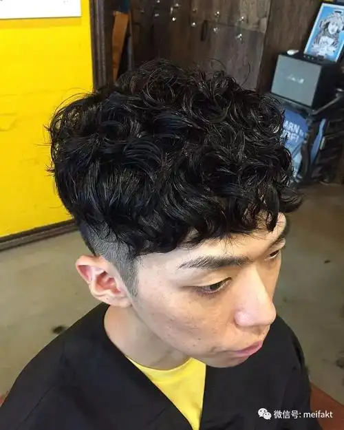 男生烫个"纹理烫发型"吧,真的很帅!