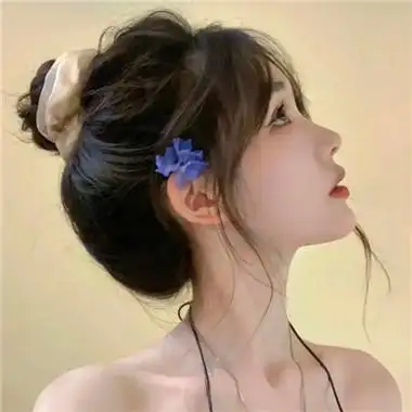 招桃花的女生头像真人又耐看