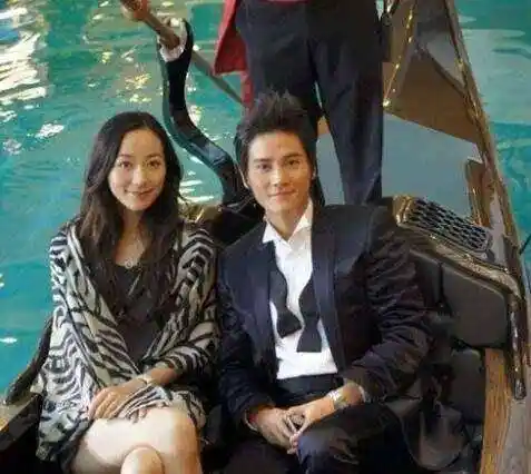 34岁韩雪和大18岁老公近照被爆,4岁女儿非常可爱