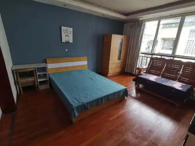 青羊区4号线7号线20平米超大房间