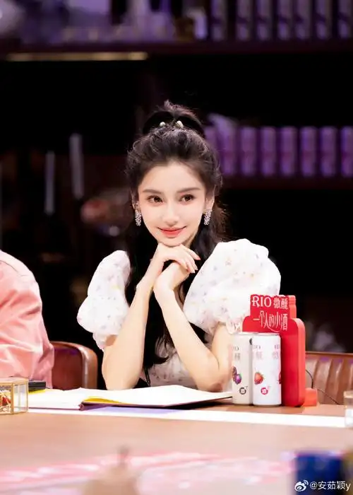 angelababy超话#杨颖##angelababy#属于玫瑰的盛夏永远不会缺.