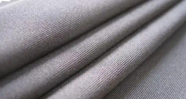 之后才造成了起球的现象2氨纶面料,又名聚氨酯类纤维面料因为氨纶面料