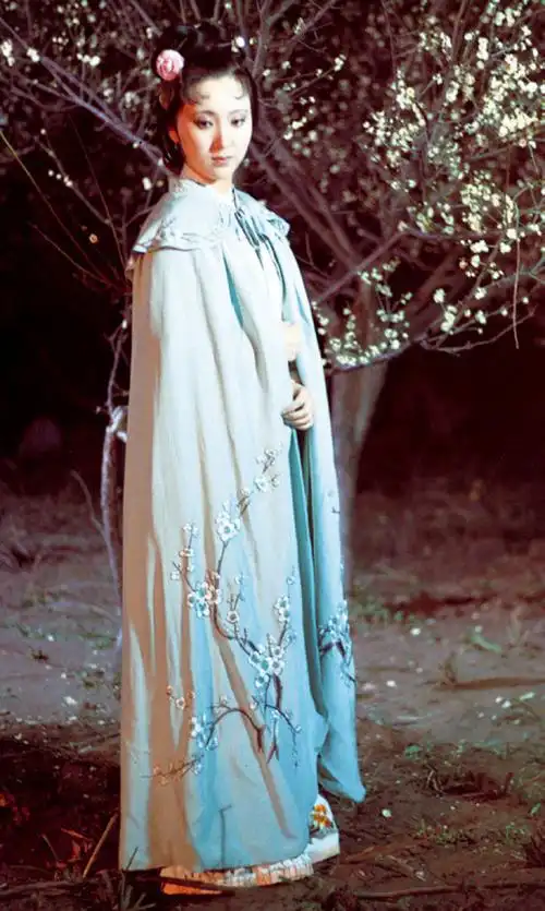 87版红楼梦黛玉葬花陈晓旭饰林黛玉