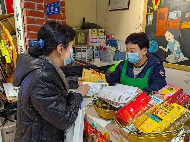 民生银行济南大观园支行开展关于"整治拒收人民币现金"宣传活动_商户