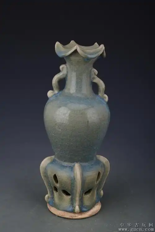 元代钧瓷窑变玫瑰紫连座花口双耳瓶